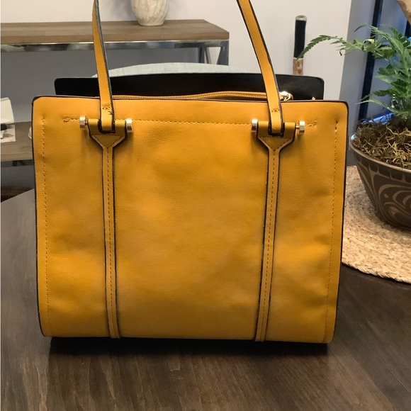 Kate & Alex crossbody purse - Picture 2 of 6